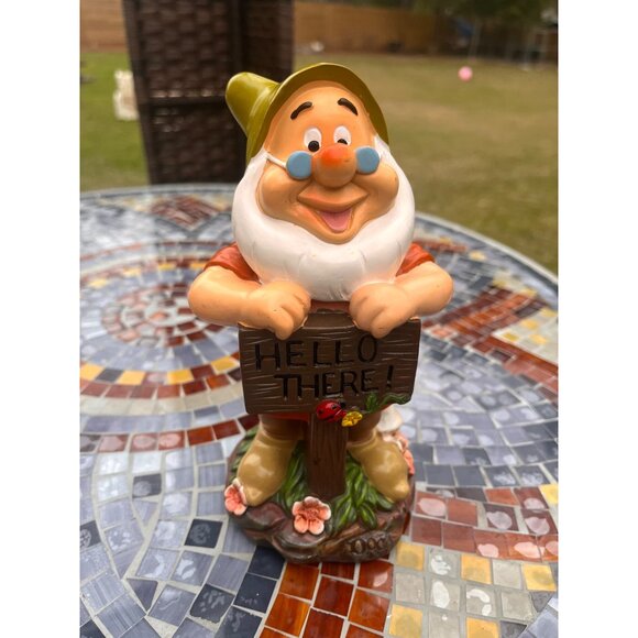 New DiSNEY DOC GARDEN STATUE - Picture 2 of 5